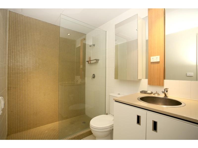 304/3 Greeves, St Kilda VIC 3182