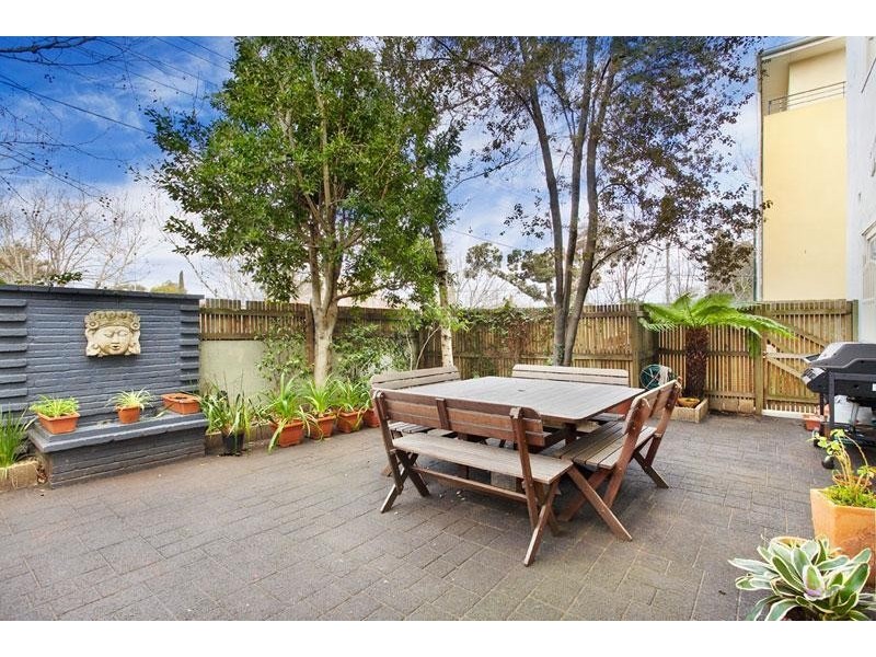 1/217  Dandenong Road, Prahran VIC 3181