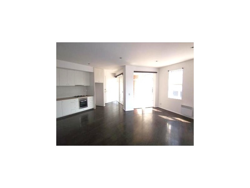 2/10 Carlisle Street, St Kilda VIC 3182