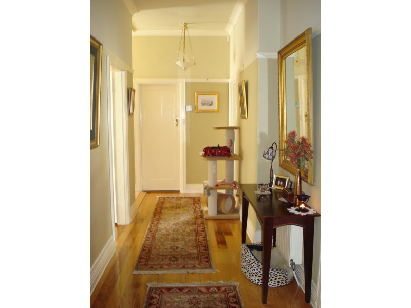 8A Kooyong Road, Armadale VIC 3143