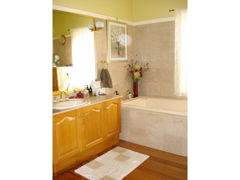 8A Kooyong Road, Armadale VIC 3143