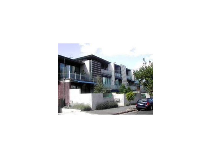 2/63 Ormond Esplanade, Elwood VIC 3184