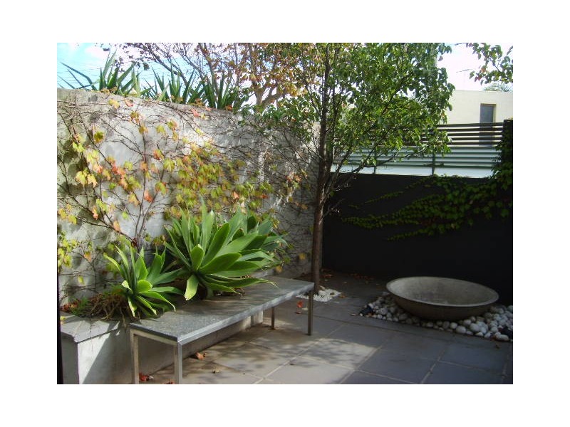 2/63 Ormond Esplanade, Elwood VIC 3184