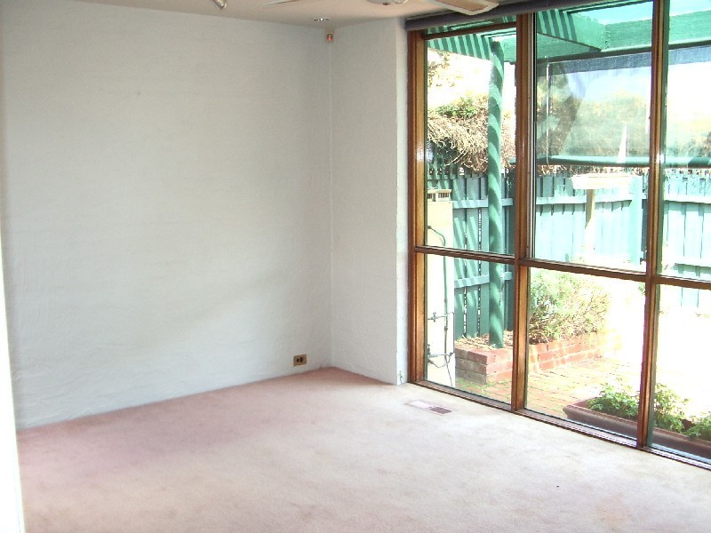 27 Chusan Street, St Kilda East VIC 3183