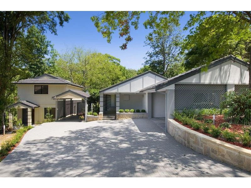 1 PUTARRI AVENUE, St Ives NSW 2075