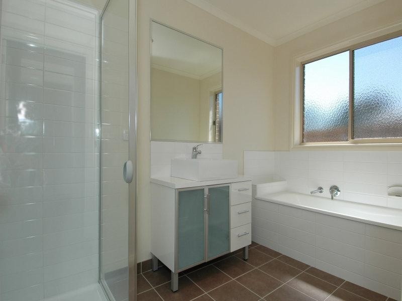 8 Heaths Drive, Winchelsea VIC 3241