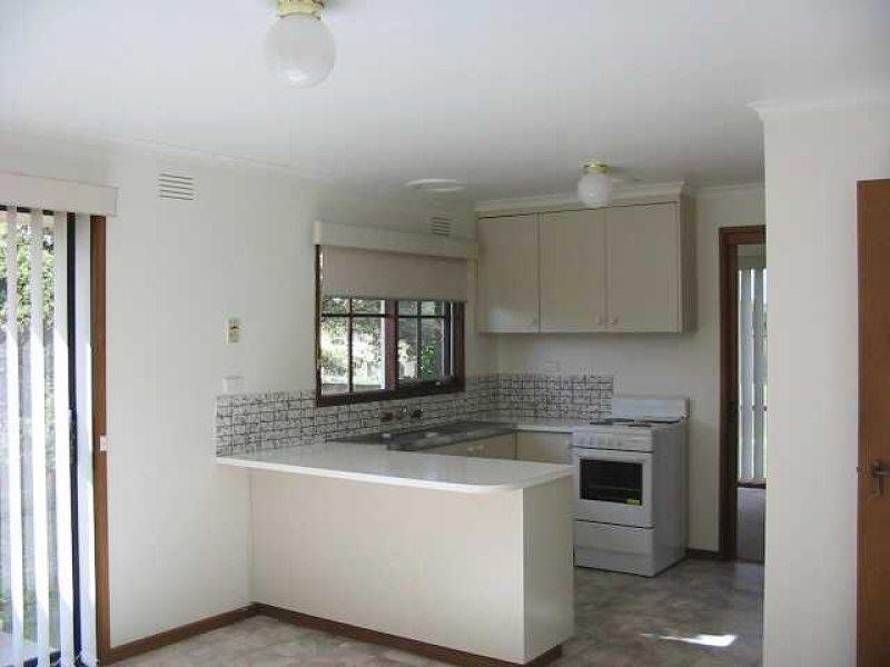 4 Springside Drive, Grovedale VIC 3216