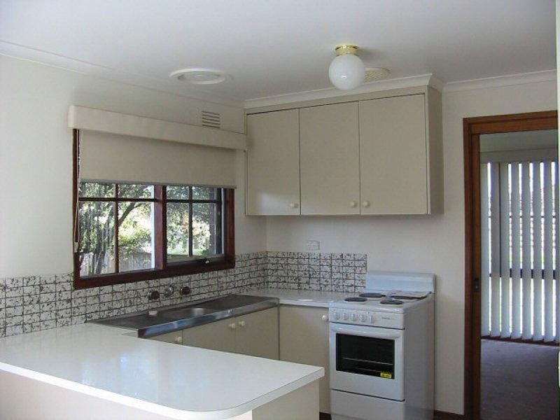 4 Springside Drive, Grovedale VIC 3216