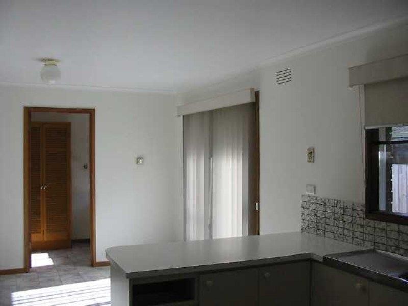 4 Springside Drive, Grovedale VIC 3216