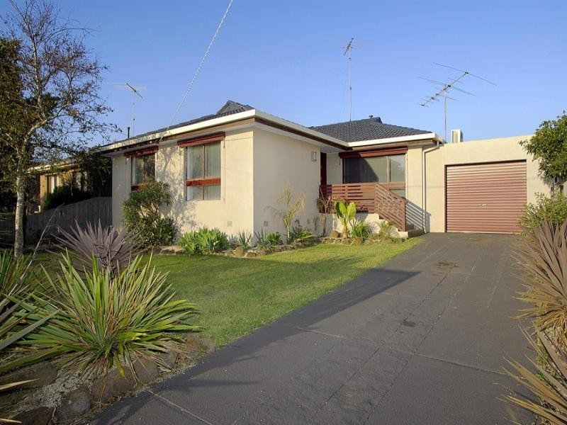 21 Glengarwyn Road, Leopold VIC 3224
