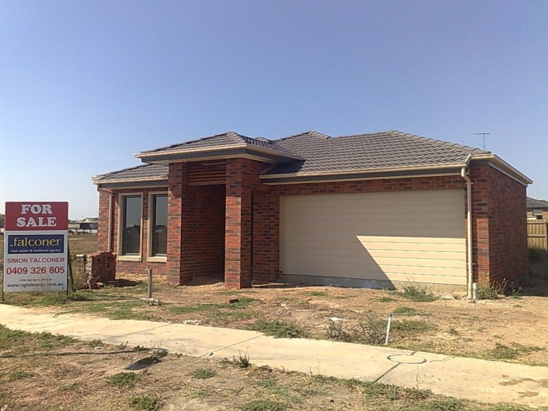 82 Grove Road, Grovedale VIC 3216