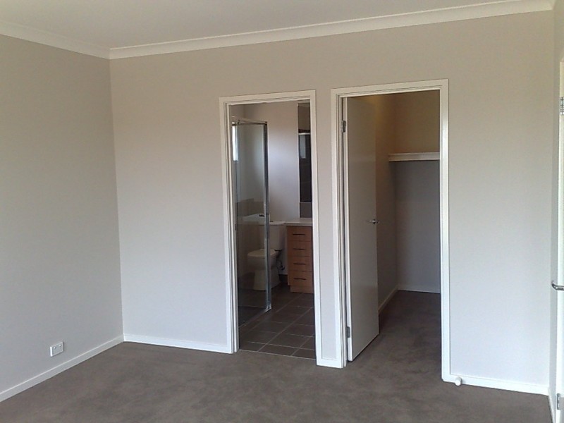 82 Grove Road, Grovedale VIC 3216