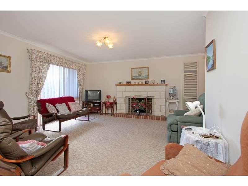 29 Kolinda Cres, Rosebud West VIC 3940