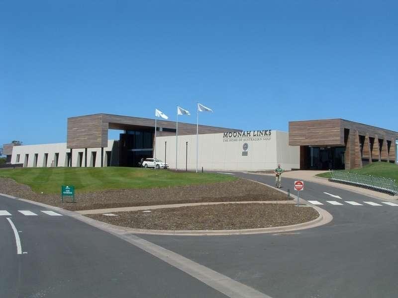 16 Belar Rd, Tootgarook VIC 3941