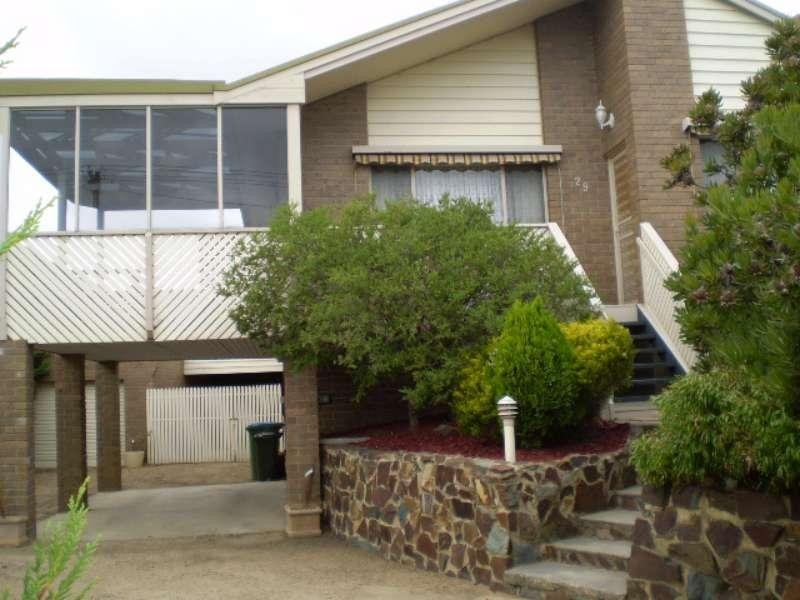 29 Dunstone St, Rosebud VIC 3939