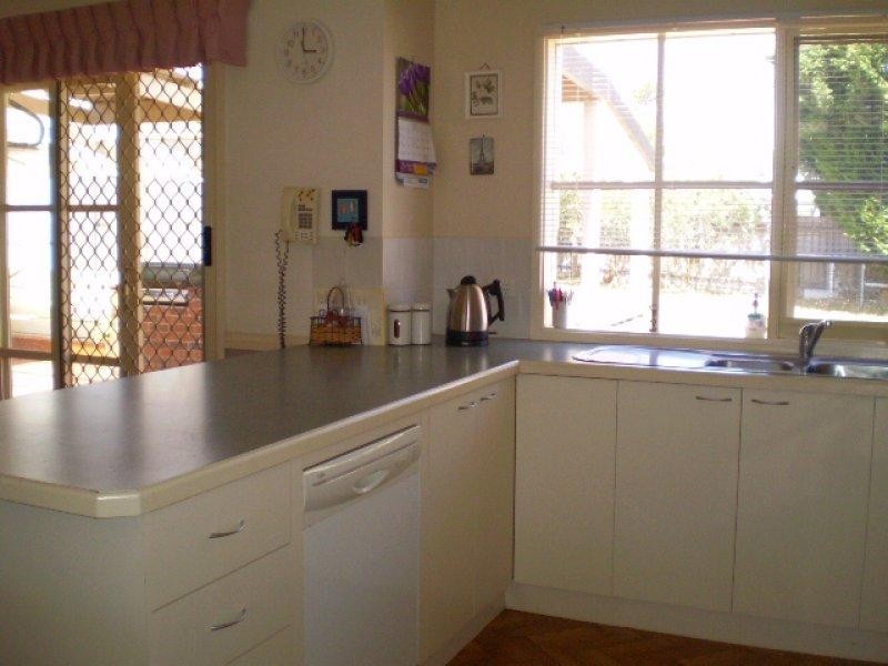 12 Dotterel Crt, Rosebud West VIC 3940