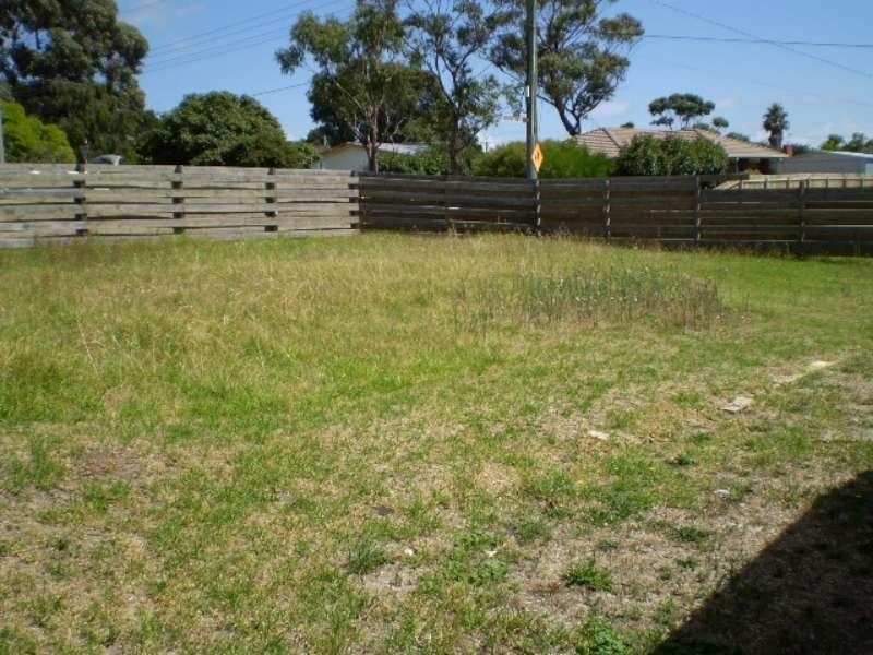 7B Allambi Ave, Rosebud West VIC 3940