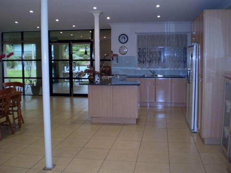 10 Fairhills Drv, Rye VIC 3941