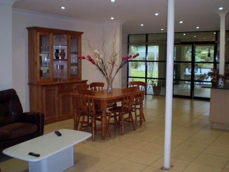 10 Fairhills Drv, Rye VIC 3941