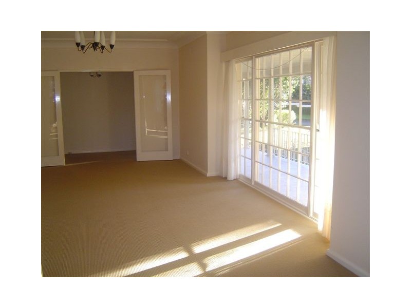 15 Lynbara Avenue, St Ives NSW 2075