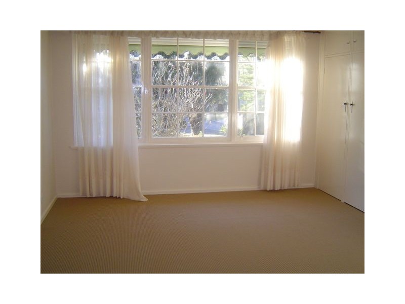 15 Lynbara Avenue, St Ives NSW 2075