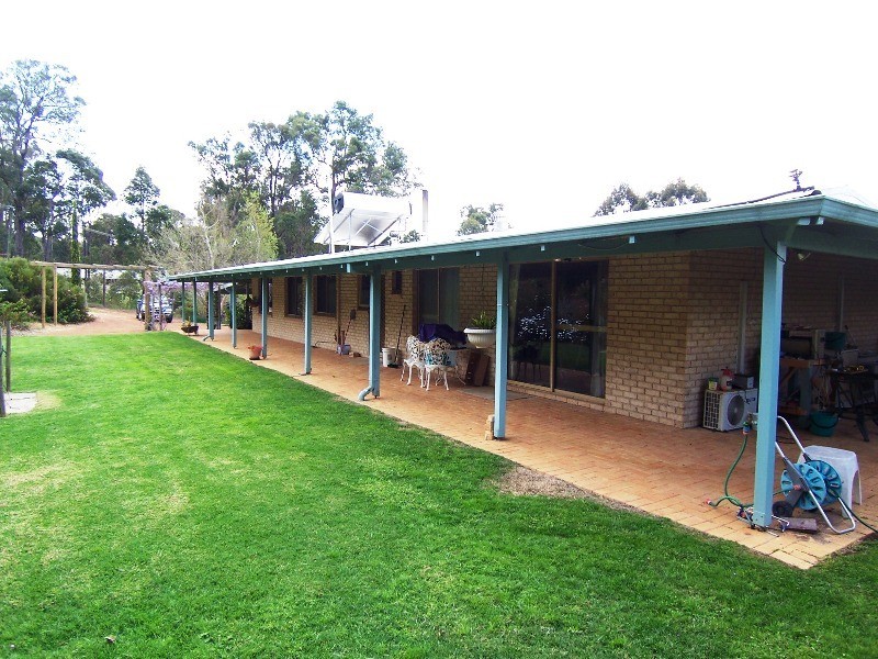 11 Dreyfus Street, Bridgetown WA 6255