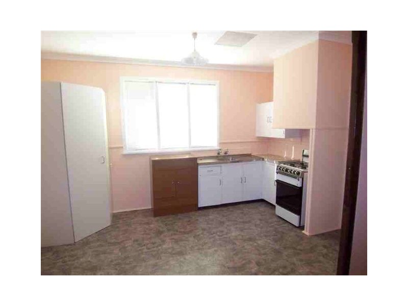 8 Cowley Street, Boyup Brook WA 6244