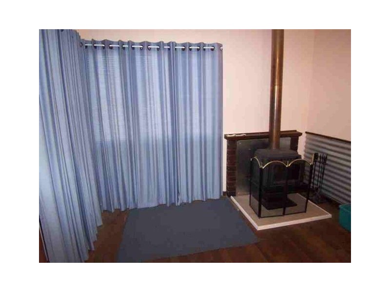 8 Cowley Street, Boyup Brook WA 6244