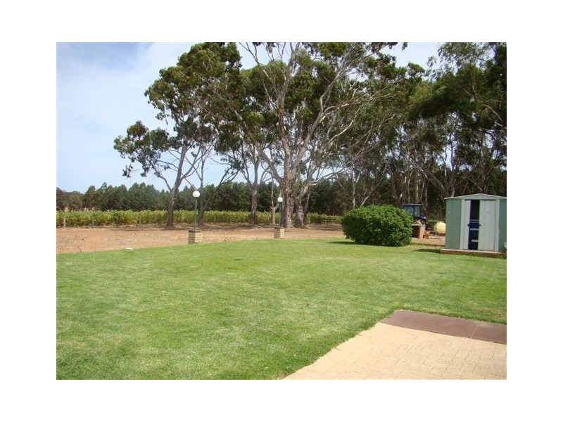 4 Gommes Lane, Yornup WA 6256