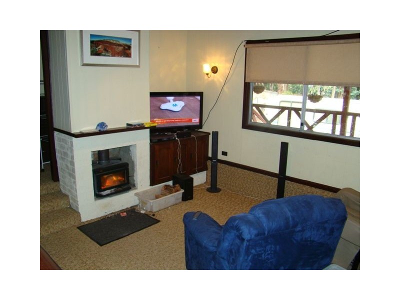 11 Jayes Rd, Hester WA 6255