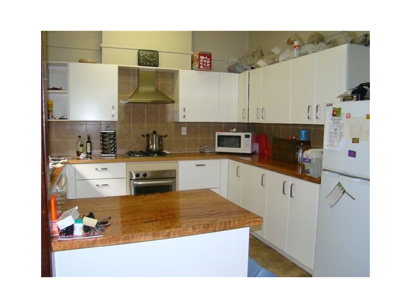 11 Jayes Rd, Hester WA 6255