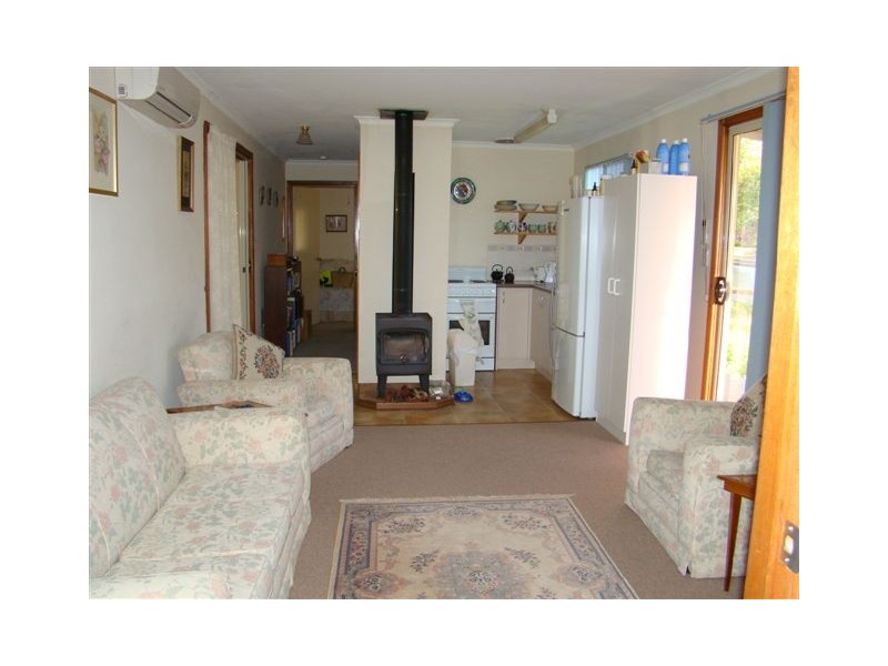 60 Blackwood Rd, Greenbushes WA 6254