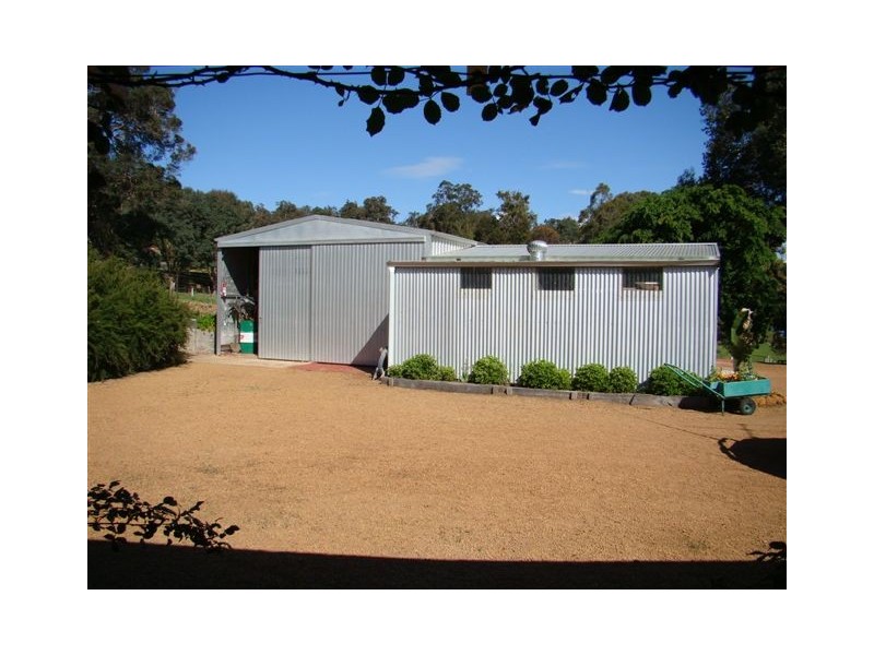 69 Railway Tce, Bridgetown WA 6255