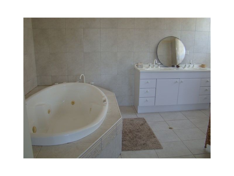 15 Manjin Drive, Balbarrup WA 6258