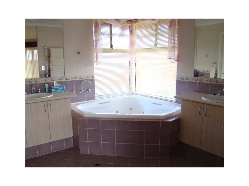 106 Robinia Way, Bridgetown WA 6255