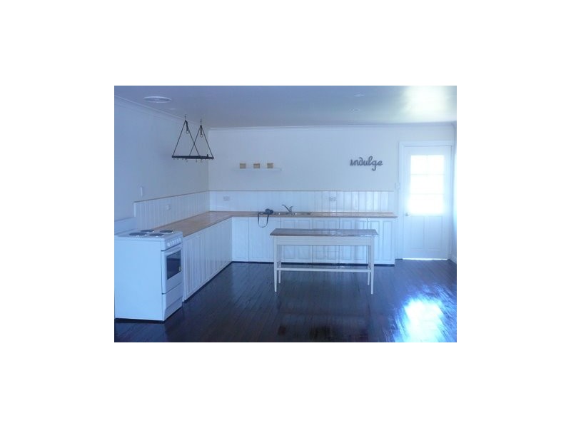 27 Throssell St, North Greenbushes WA 6254