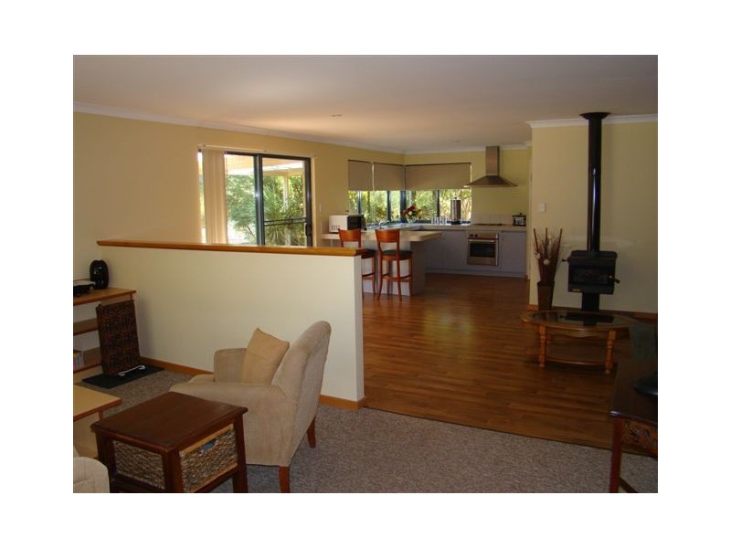 33 Roberts Street, Balingup WA 6253