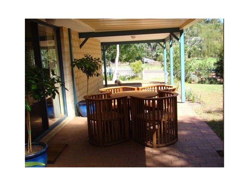 33 Roberts Street, Balingup WA 6253