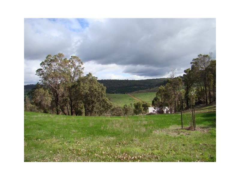 8 Walter Road, Bridgetown WA 6255