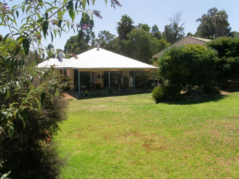 10 Turner Rd, Bridgetown WA 6255