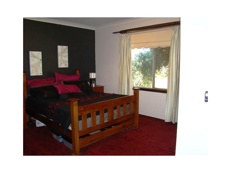 17 Jayes Rd, Hester WA 6255