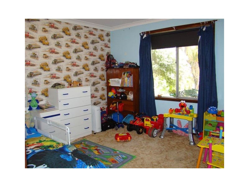 17 Jayes Rd, Hester WA 6255