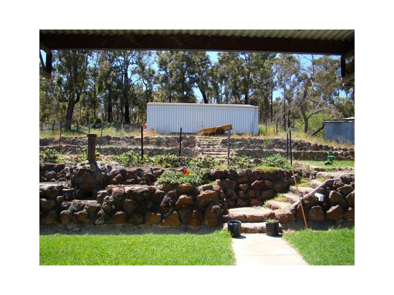 17 Hester Rd, Bridgetown WA 6255