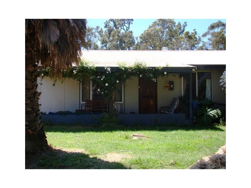 17 Hester Rd, Bridgetown WA 6255