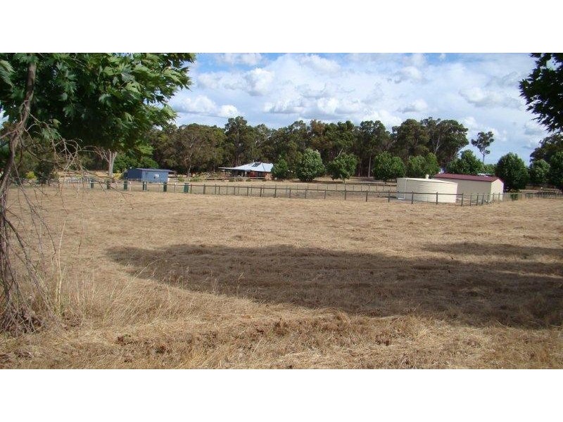 66 Balmoral Ave, Bridgetown WA 6255