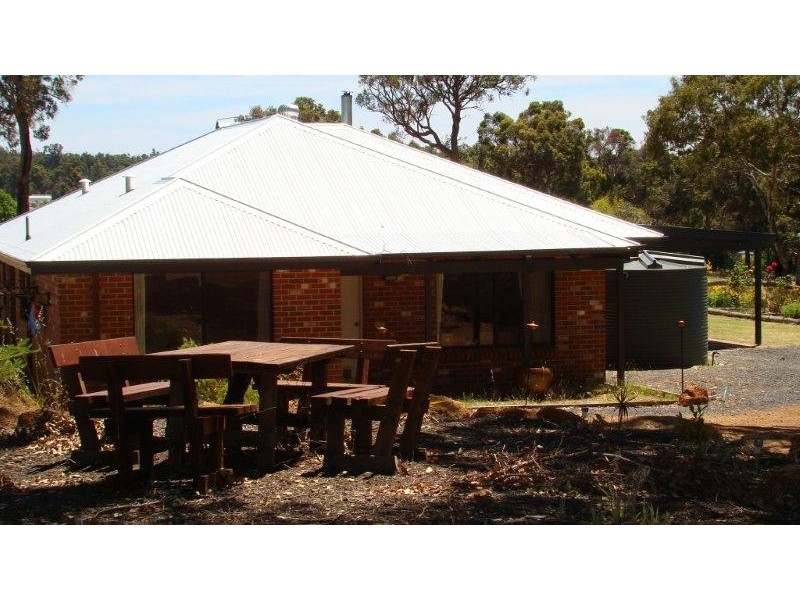 9 Stonehaven Grove, Bridgetown WA 6255