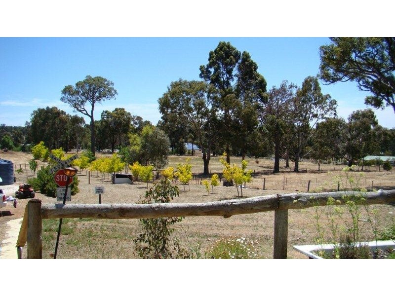 9 Stonehaven Grove, Bridgetown WA 6255