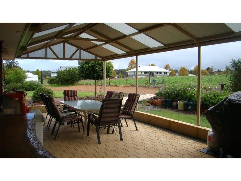 32 Balmoral Ave, Bridgetown WA 6255