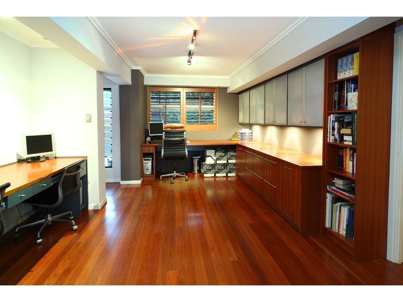 34 Wendell Street, Norman Park QLD 4170