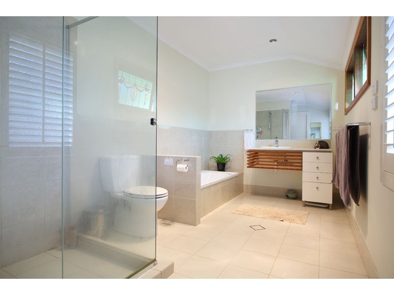 34 Wendell Street, Norman Park QLD 4170